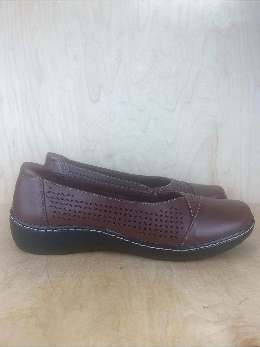 Clarks Cora Iris Women's Brown Leather Slip-On Flats Size 11